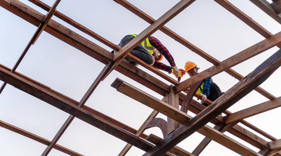 Professional gutter cleaning services in Toppenish, WA